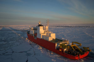 Arctique brise glace route de la soie polaire