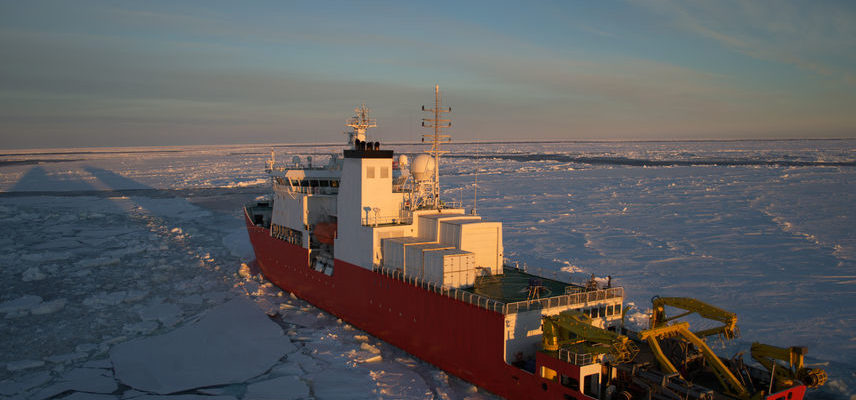 Arctique brise glace route de la soie polaire