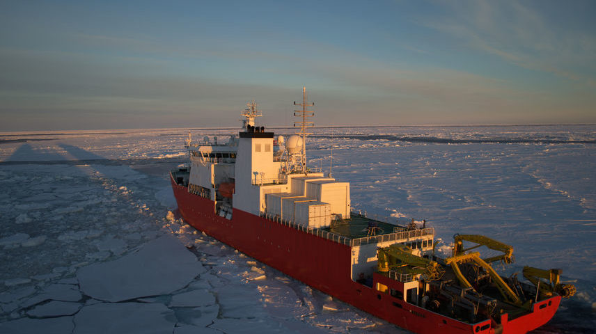 Arctique brise glace route de la soie polaire