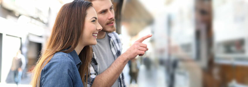 Couple annonce agence immobilière