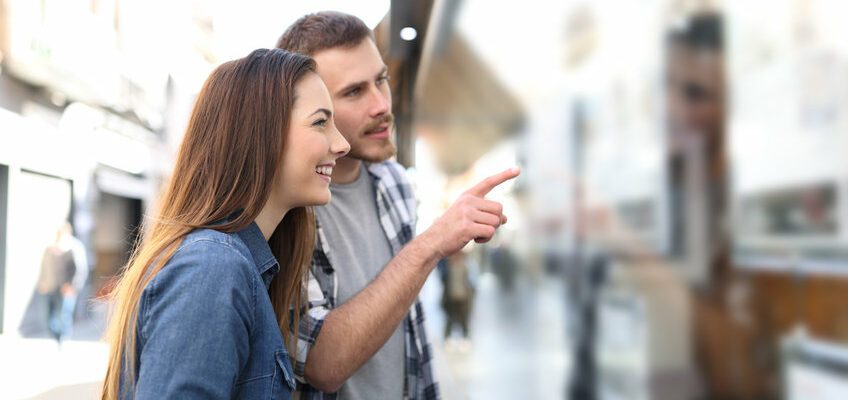 Couple annonce agence immobilière